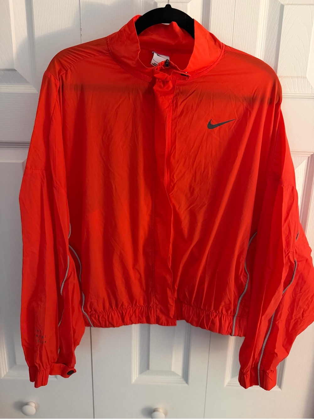 Nike Women's Run Division Packable Running Rain Jacket sz large
